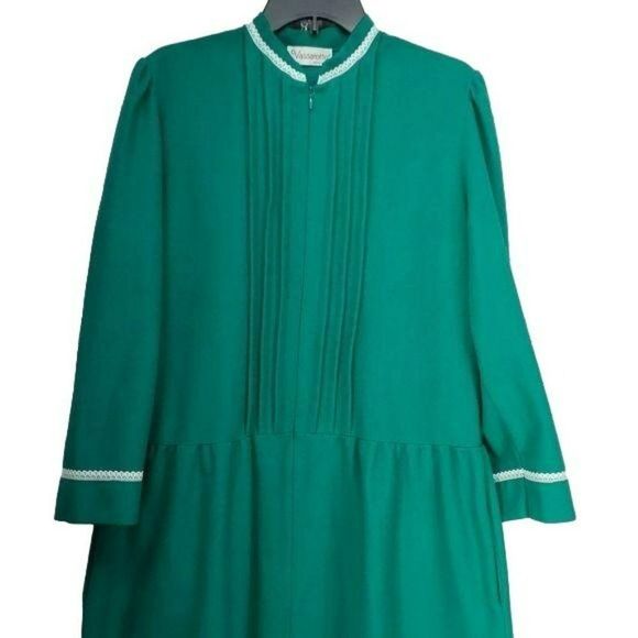 Vassarette Vintage Women's Green Velour Long Sleeve House‎ Coat Robe Size Medium - Picture 5 of 12
